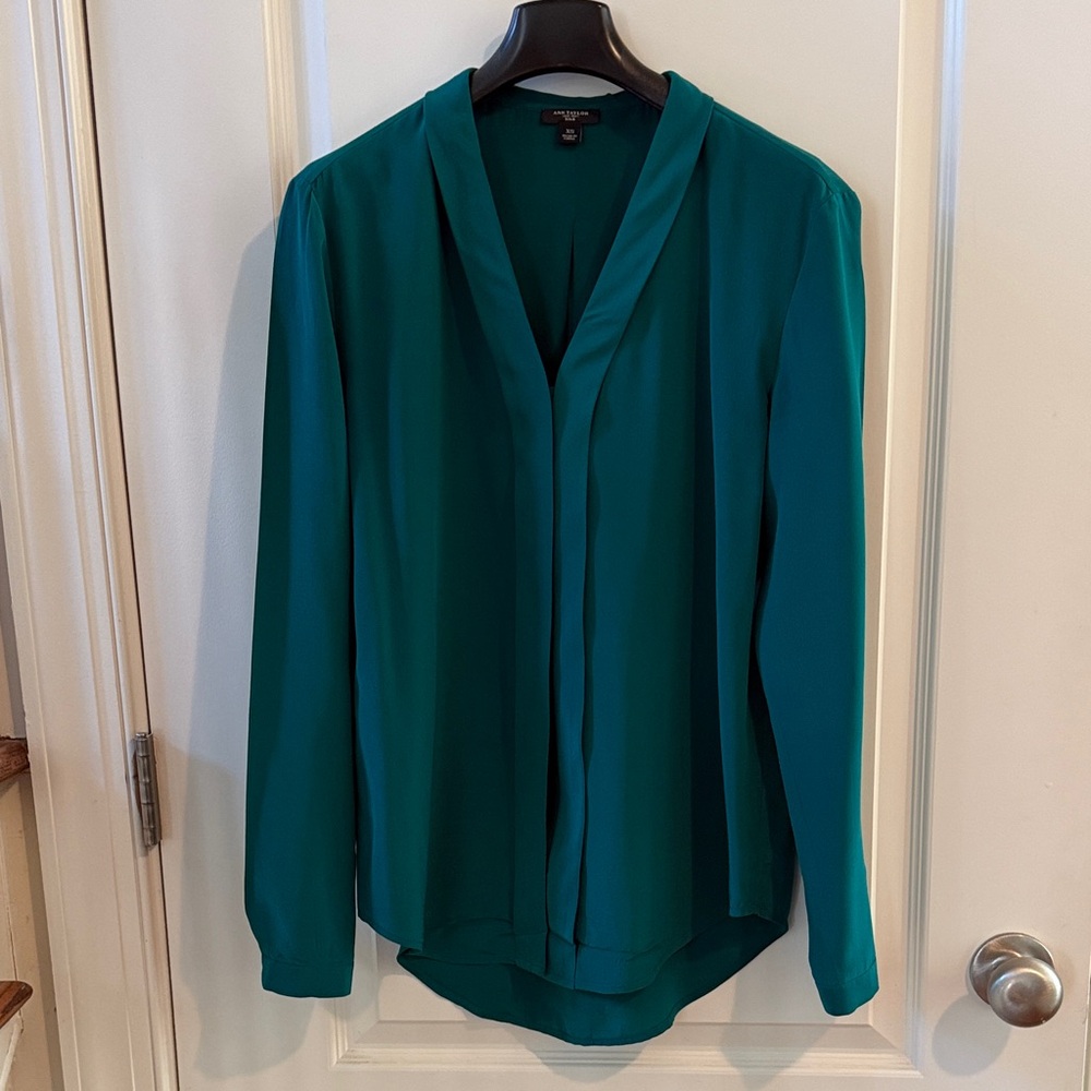 Ann Taylor Teal Green Long-Sleeve V-Neck Blouse Silk